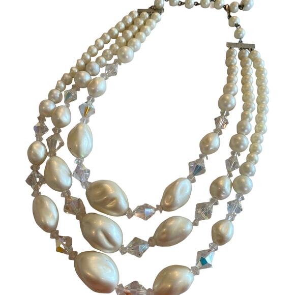 Vintage White Multi Strand Choker Necklace pearl finish beads & faceted crystals - Picture 2 of 8